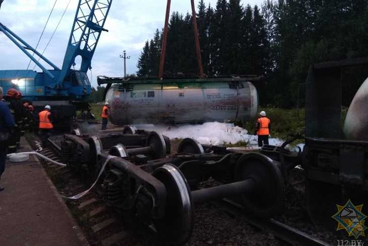 Газ из аварийной цистерны, сошедшей с рельсов под Витебском, полностью перекачали