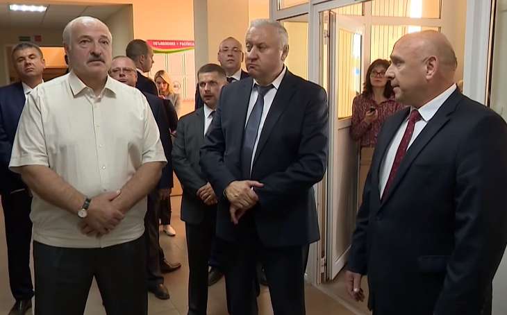 Лукашенко — чиновнику: Ты жестко стремишься даже не к нулю, а к минусу