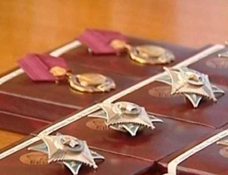 Офицера, который спас солдата в Печах, наградили орденом