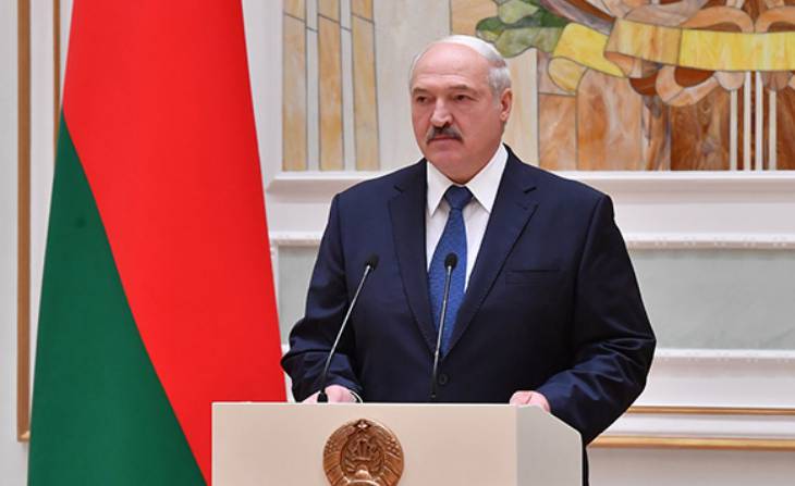 «Все, начиная от Румаса, Кочановой, Турчина». Лукашенко раскритиковал чиновников за приписки на «Гомсельмаше»