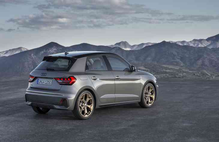 Audi представила внедорожный вариант хэтчбека А1