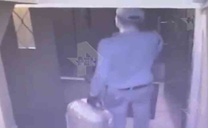 Подозреваемый в убийстве блогерши, найденной в чемодане, попал на видео