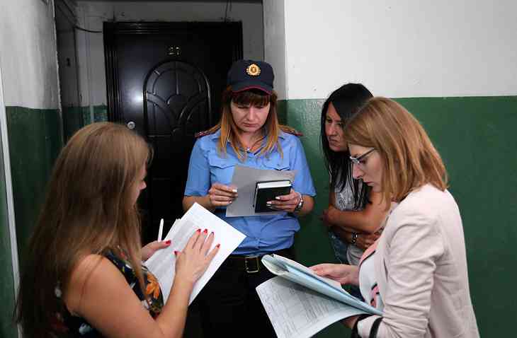 В Гомеле асоциальных личностей проведали милиционеры, врачи и соцработники  