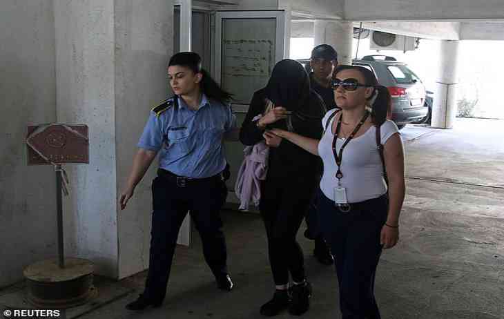 На Кипре арестовали 19-летнюю туристку после интимной встречи с 12 подростками