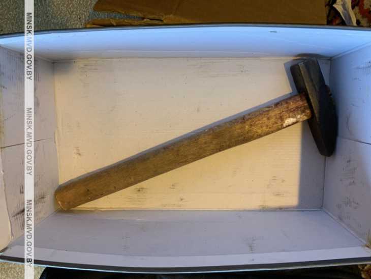 Минчанин молотком чуть не забил до смерти своего гостя во время застолья