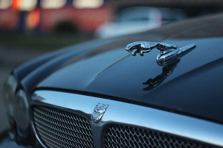 Появилось видео ДТП с угнанным в Лунинце «Ягуаром»