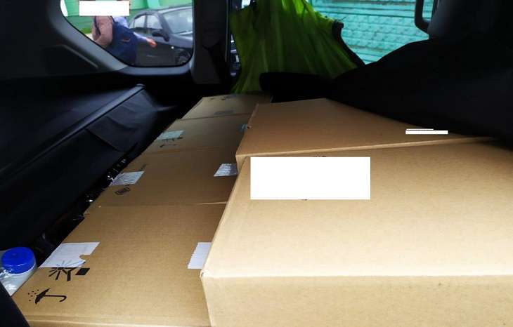 На трассе М10 ГАИ задержала россиянина с 5000 пачек контрафактных сигарет