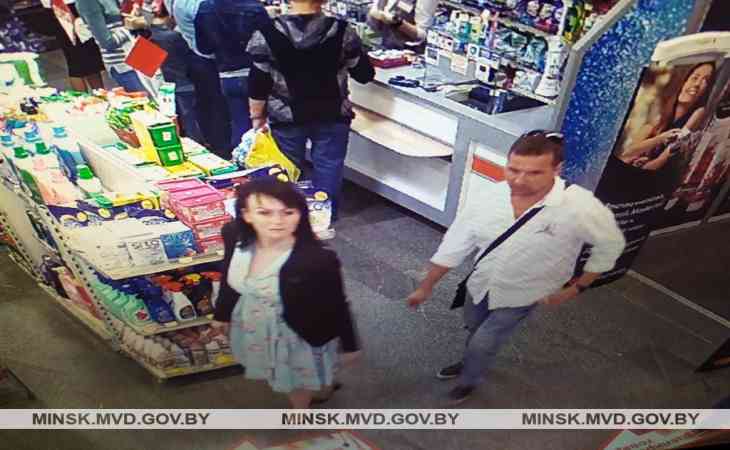 В Минске разыскивают молодую пару: украли в ювелирном магазине 7 золотых колец
