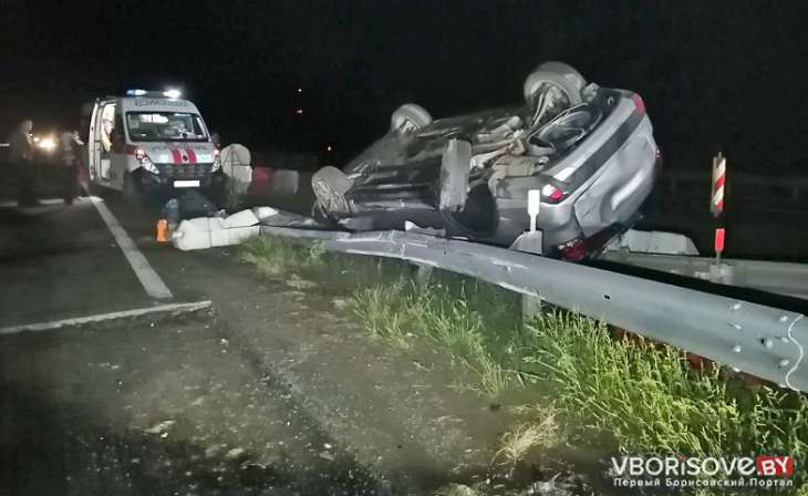 Ночью на трассе М1 за два часа в одном и том же месте произошло три ДТП Ночью на трассе М1 за два часа в одном и том же месте произошло три ДТП