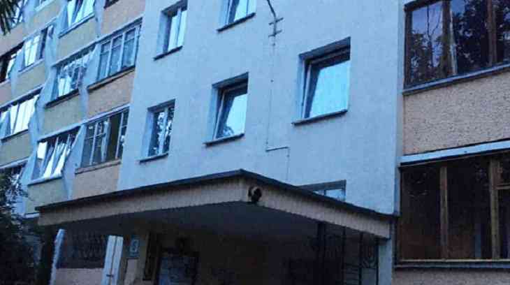 Хотел покурить. Житель Минска выпал из окна