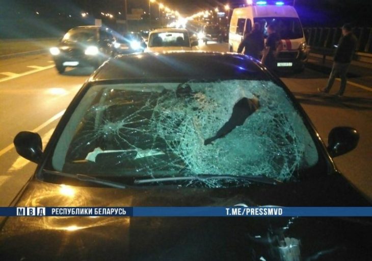 Два пешехода перебегали МКАД – одного сбили насмерть