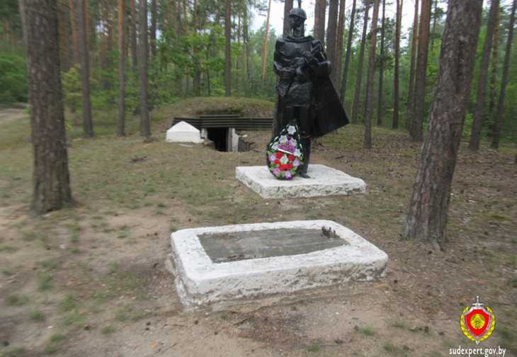 Вандалы украли пулемет «Максим» с памятника в Стародорожском районе