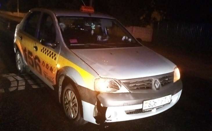 В Орше женщина упала с тротуара под колеса такси