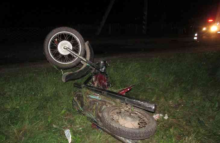 Под Глубоким погиб байкер: врезался в дерево Под Глубоким погиб байкер: врезался в дерево