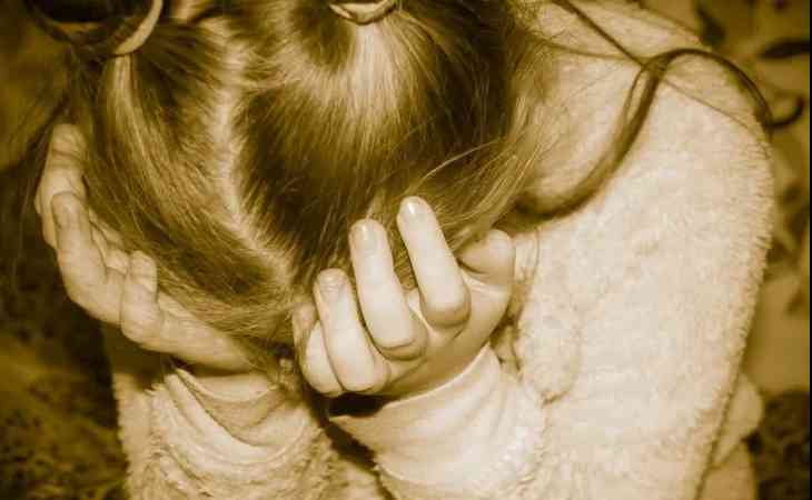 Учитель биологии полгода насиловал 13-летнюю школьницу