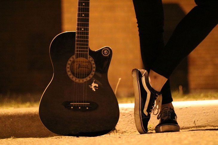 Откровение уличного артиста: как за два часа можно «напеть» на 100 рублей Откровение уличного артиста: как за два часа можно «напеть» на 100 рублей