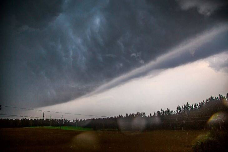 На завтра по всей Беларуси объявлено штормовое предупреждение