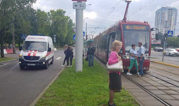 В Минске 11-летняя девочка попала под трамвай