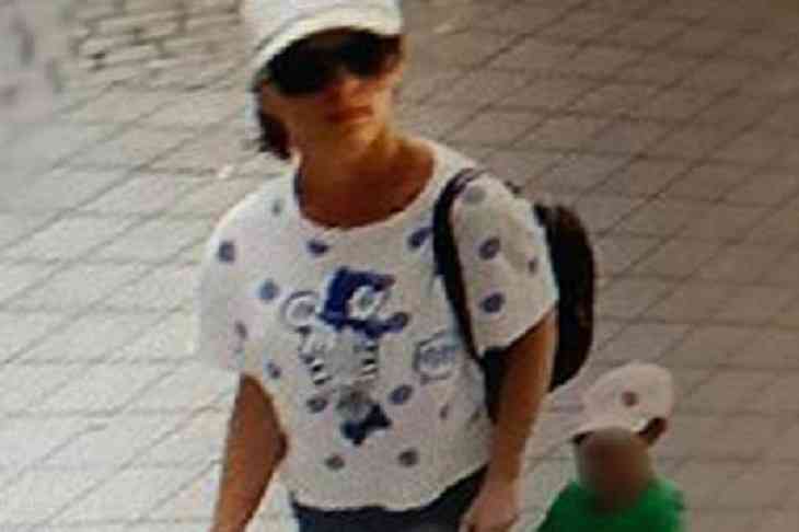 Мать оставила дочь в кафе с запиской «примите меня к новым маме и папе» Мать оставила дочь в кафе с запиской «примите меня к новым маме и папе»