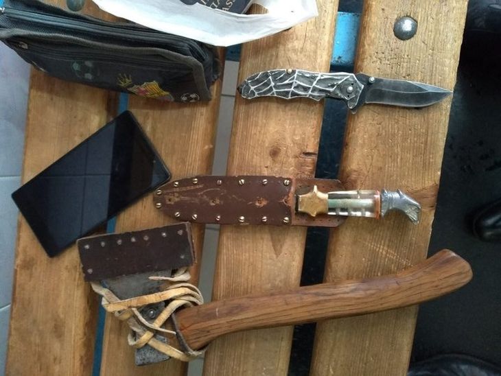 В Гомеле суд вынес приговор подростку, который пришел на хоккей с ножами и топором В Гомеле суд вынес приговор подростку, который пришел на хоккей с ножами и топором