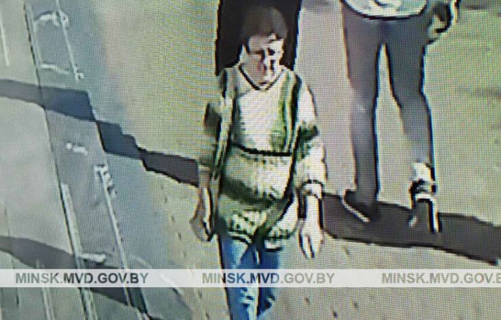 В Минске разыскивают женщину за кражу сумки в автобусе В Минске разыскивают женщину за кражу сумки в автобусе