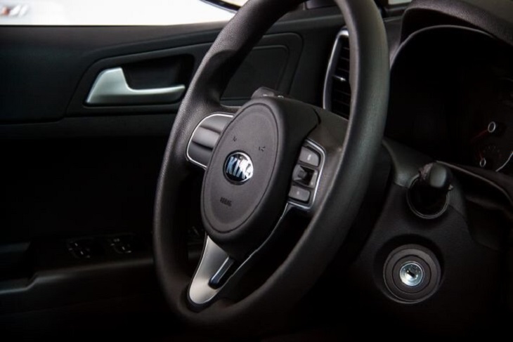 Женщина нашла в машине мертвеца после похода по магазинам Женщина нашла в машине мертвеца после похода по магазинам