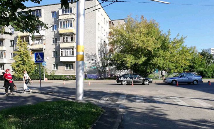 В Бобруйске «Ниссан» сбил 9-летнюю девочку на переходе
