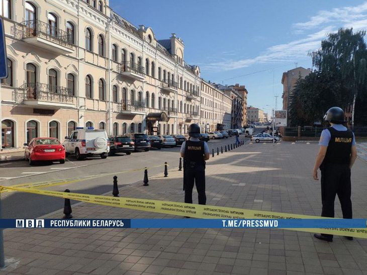 Утром в Минске заминировали две гостиницы