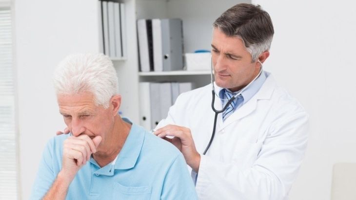 Мужчина умер через 16 дней после того, как узнал причину кашля