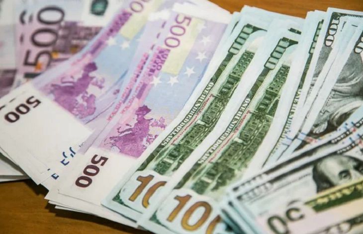 В Беларуси 20 августа прошли торги валютой. Рубль ослабел
