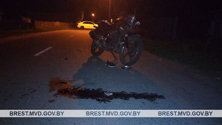 Под Столином юный байкер задавил односельчанина