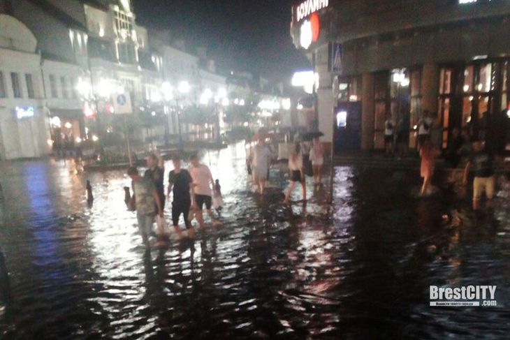Брест «поплыл» после вечернего ливня