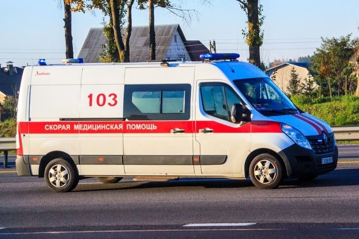 Машина скорой загорелась в Бресте во время движения