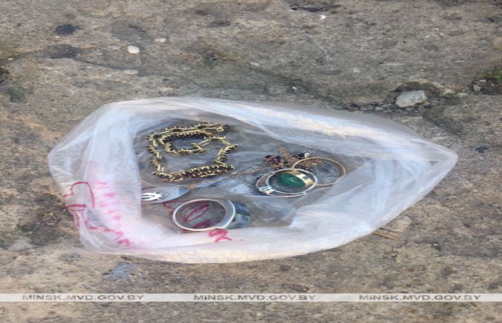 В Минске социальный работник обокрала 90-летнюю бабушку