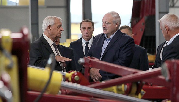 Лукашенко: «Засоряем так, что скоро Беларусь превратится в свалку»