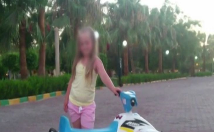 Четыре раза пережила клиническую смерть. Что известно о 12-летней девочке, руку которой засосало в трубу