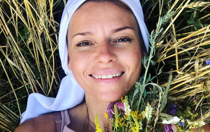 Гоша Куценко, не смущаясь, схватил Любовь Толкалину за интимный орган – кадры 