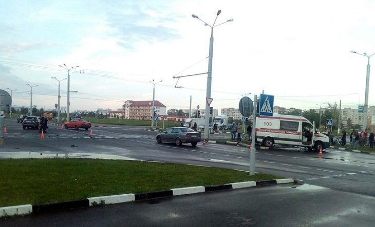 СК подтвердил информацию о смерти водителя скорой, попавшей в ДТП в Витебске