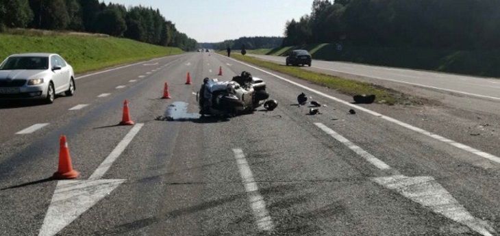 Мотоциклист врезался в легковушку в Оршанском районе. Есть пострадавшие