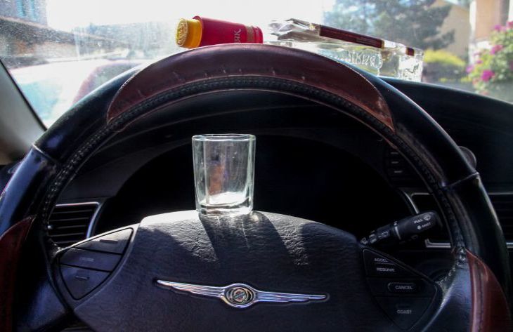 «Ехал за шоколадом»: Двух пьяных водителей задерживали с погоней в Ляховичском районе «Ехал за шоколадом»: Двух пьяных водителей задерживали с погоней в Ляховичском районе