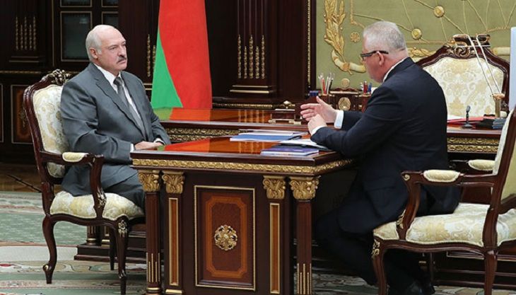 Лукашенко рассказал, сколько должен получать учитель