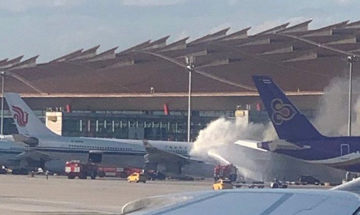 В аэропорту Пекина загорелся самолет Air China