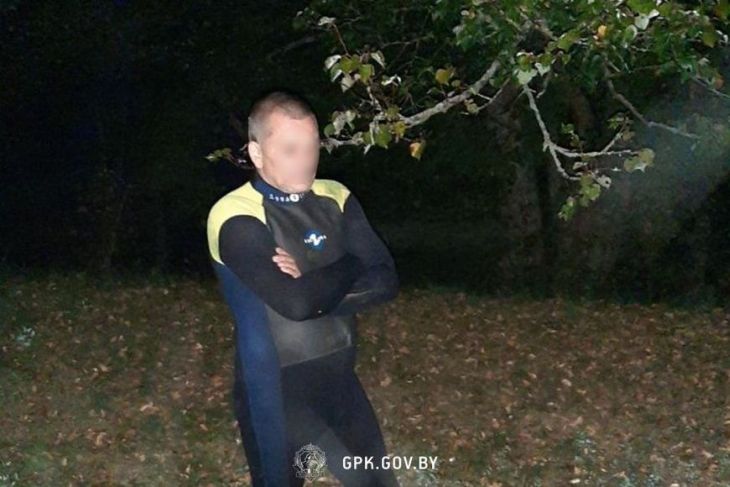 Белорус в гидрокостюме и с ластами пытался незаконно проникнуть на территорию Латвии 