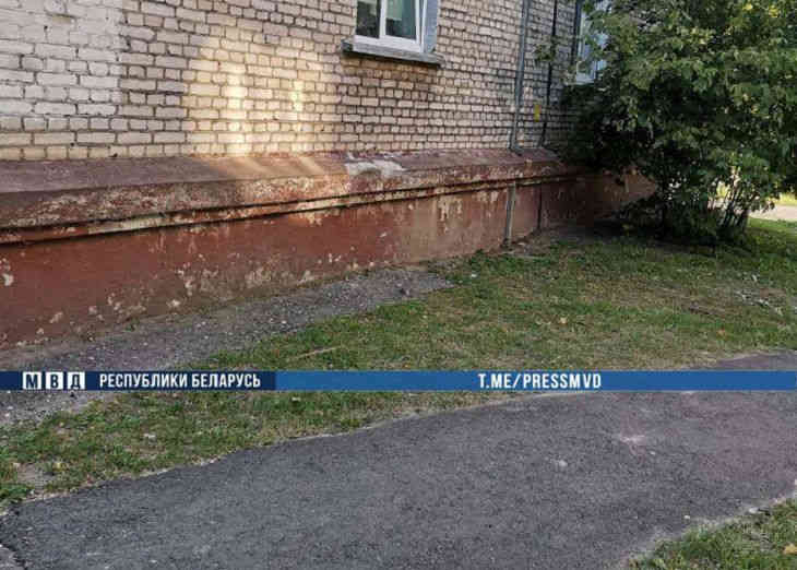 В Барановичах толпа молодых парней палкой избила мужчину