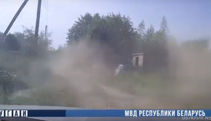 Не удалось выйти из заноса: пенсионер устроил гонки с ГАИ в Слуцком районе 