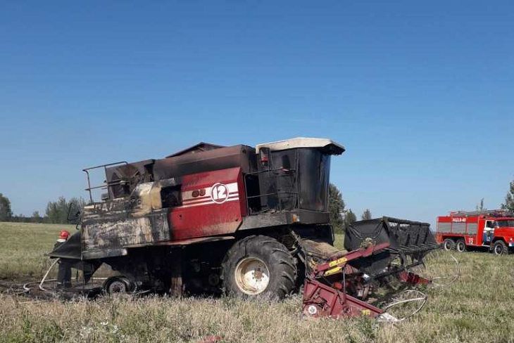 В Чашникском районе сгорел очередной комбайн