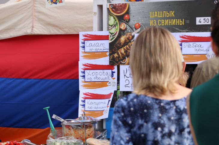 Армянская кухня и винные традиции. Как прошел День культуры Армении в Минске