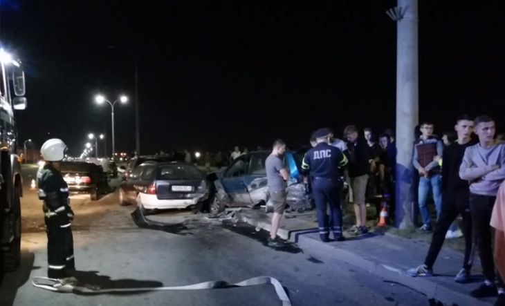 В МВД назвали причину массового ДТП в Бресте. Появилось видео с места аварии В МВД назвали причину массового ДТП в Бресте. Появилось видео с места аварии