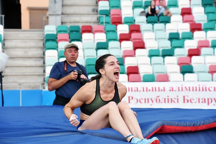 Прыгунья с шестом Ирина Жук на чемпионате Беларуси установила рекорд страны Прыгунья с шестом Ирина Жук на чемпионате Беларуси установила рекорд страны