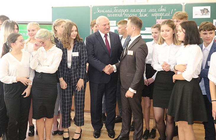 Лукашенко: «Любой айтишник после работы куда идет? В магазин. А там пока не IT»